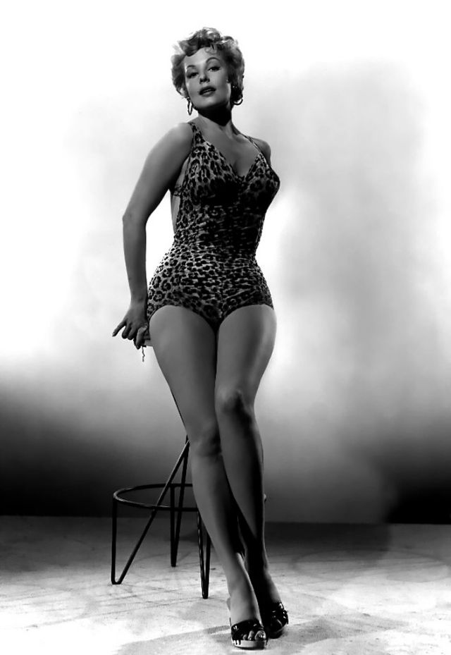 Glamorous Photos Of Arlene Dhal From Her Acting Career Celebrities