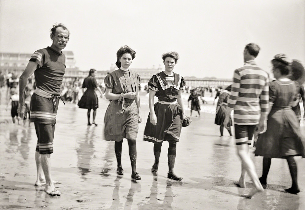 #18 A life saver on the lookout, Atlantic City, New Jersey, circa 1905
