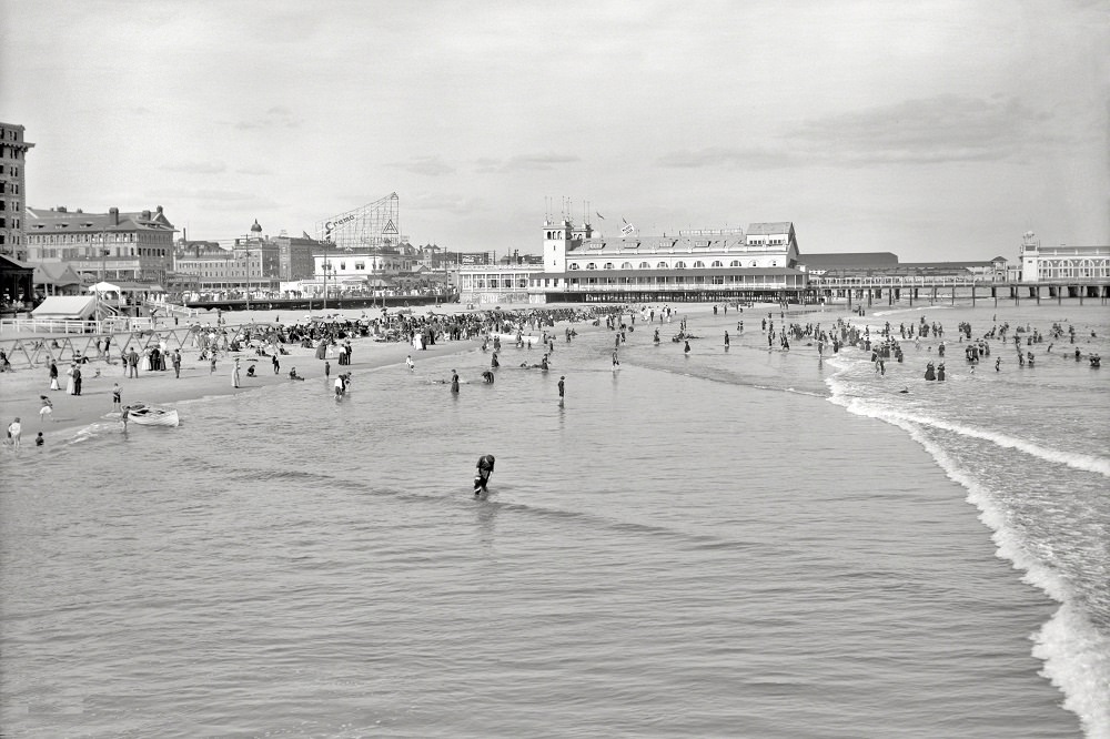 #54 The beach and Steeplechase Pier, 1910