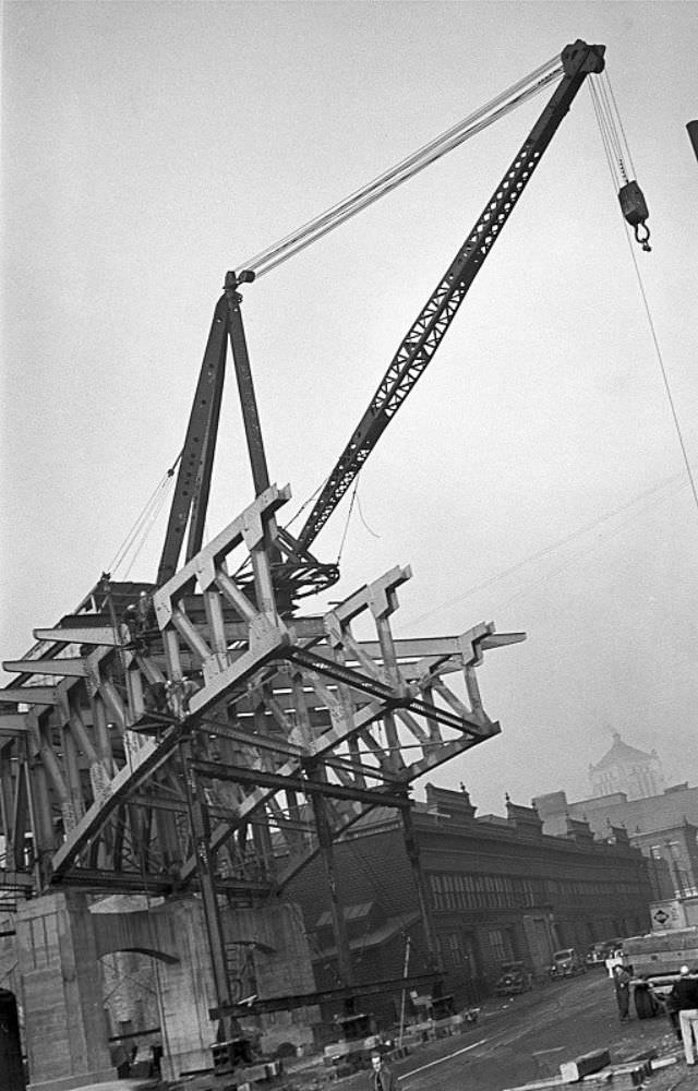#21 Construction of the Columbia Parkway Viaduct over Eggleston Avenue, looking north, January 1938