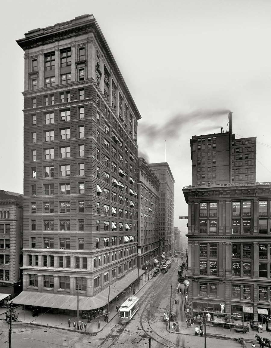 #43 Walnut Street, Cincinnat circa 1910