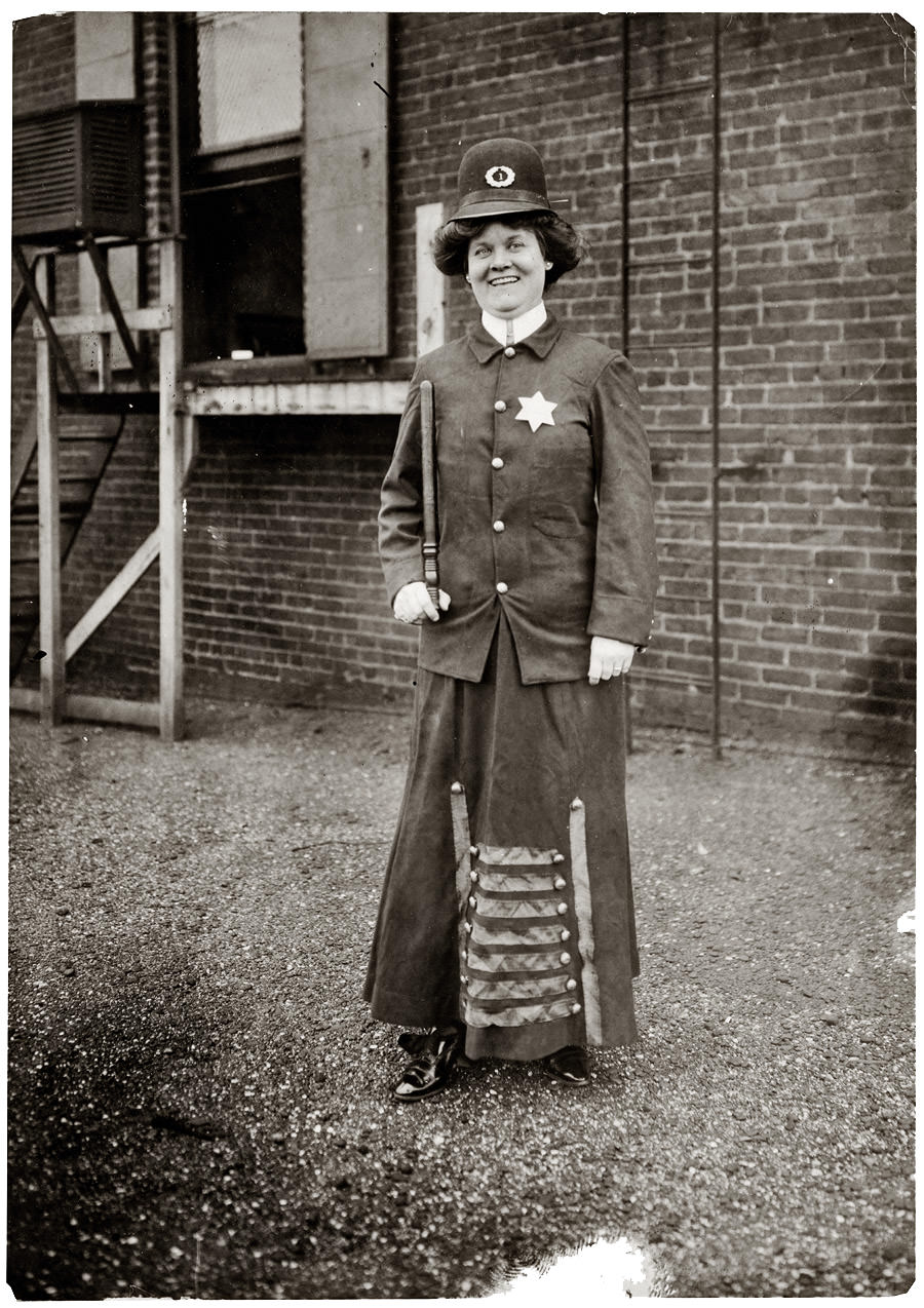 #33 Suffragette posed in police uniform to illustrate woman police concept, Cincinnati, September 23, 1909.