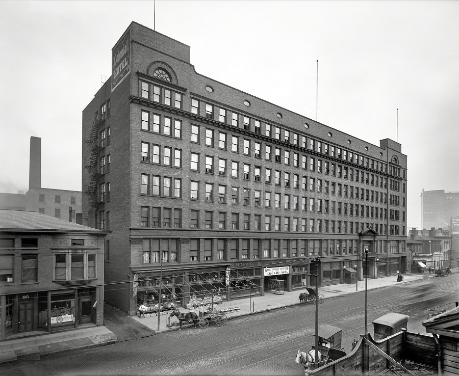 #31 Colonial Hotel, Cleveland, 1900