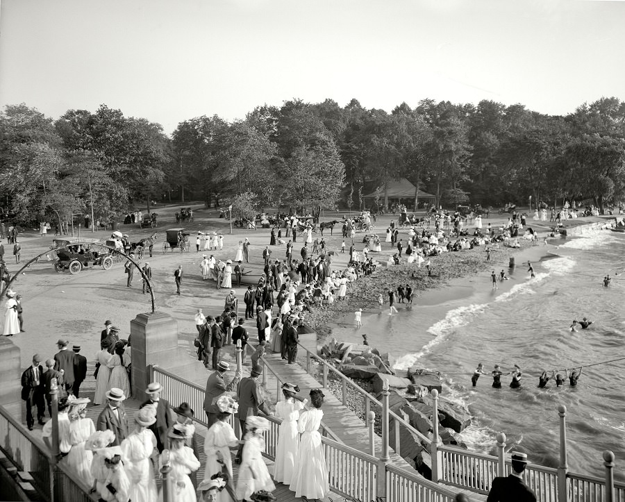 #55 The beach at Gordon Park, Cleveland, 1908