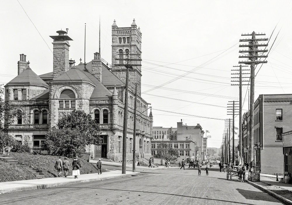 #8 Post office and First Street, Duluth, 1910