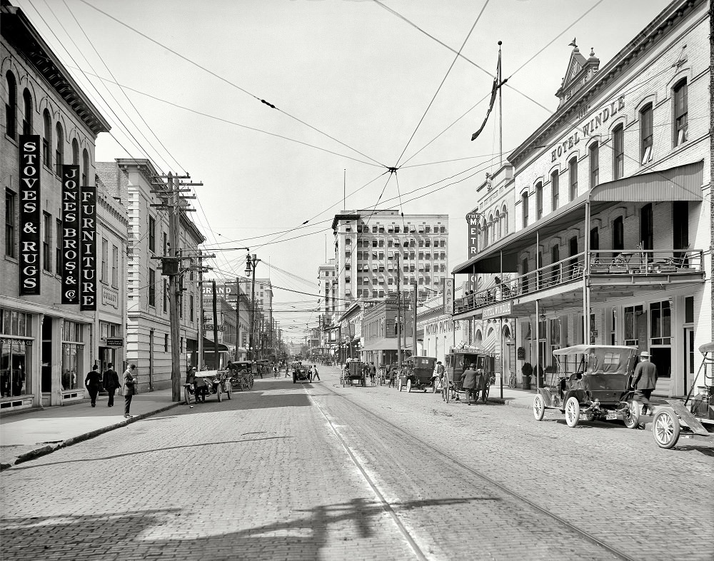 #25 Forsyth Street west from City Hall, Jacksonville, Florida, circa 1910