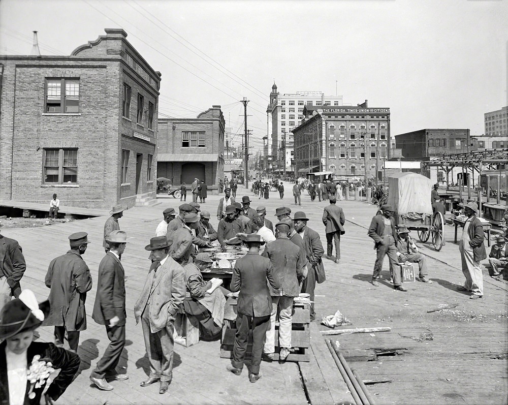 #4 Lunch hour on the docks, Jacksonville, Florida, 1910