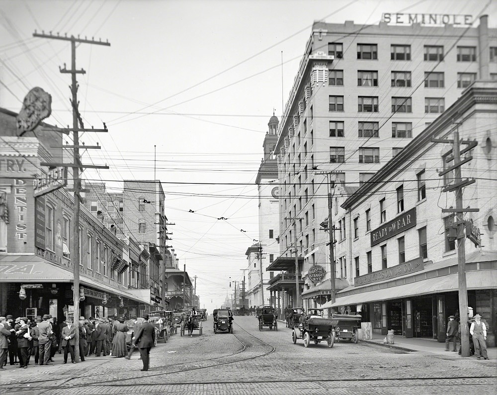#20 Hogan Street, Home to Dr. Williams, Alveolar, Jacksonville, Florida, circa 1910