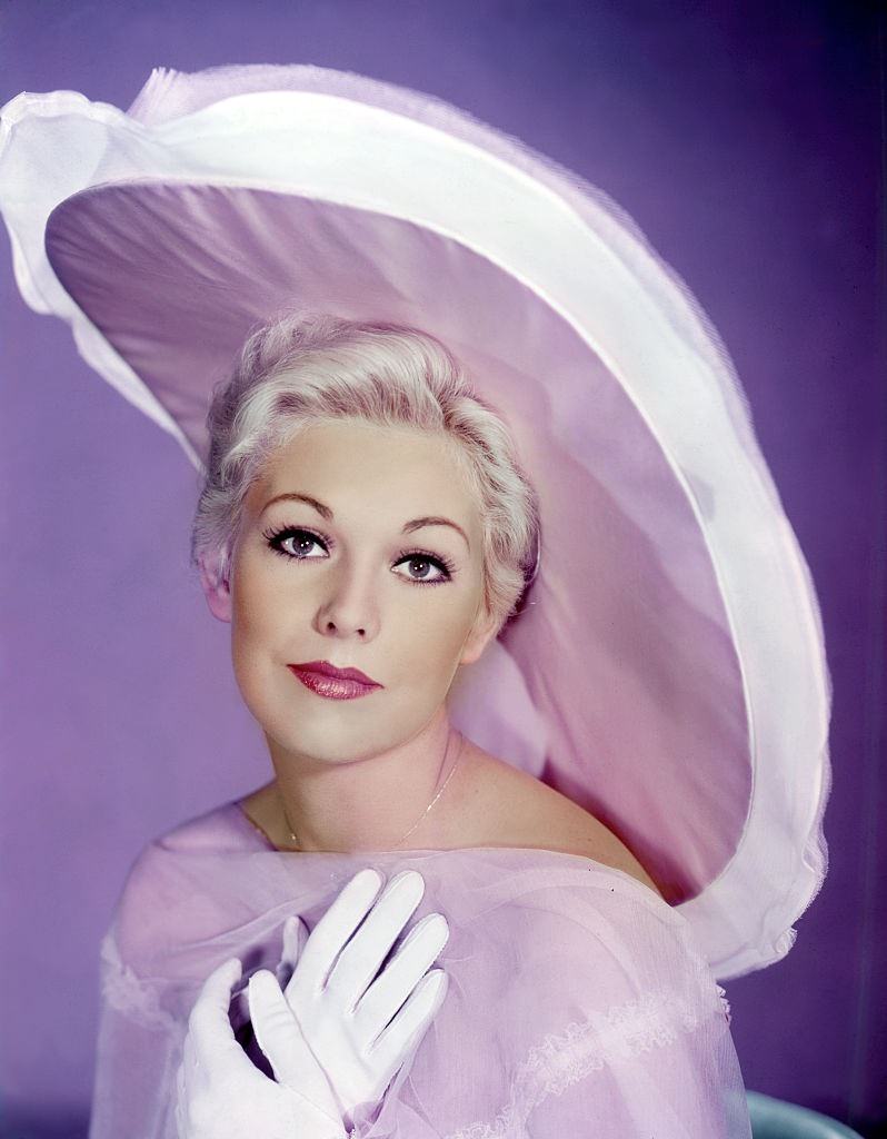 #19 Kim Novak on the set of Jeanne Eagels