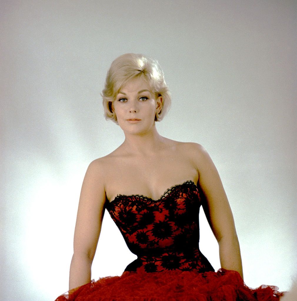 #25 Kim Novak on the set of Boys’ Night Out, directed by Michael Gordon.