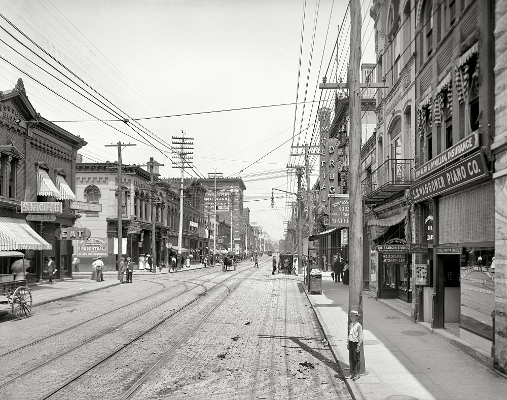 #15 Gay Street looking north from Clinch Avenue, Knoxville, 1905