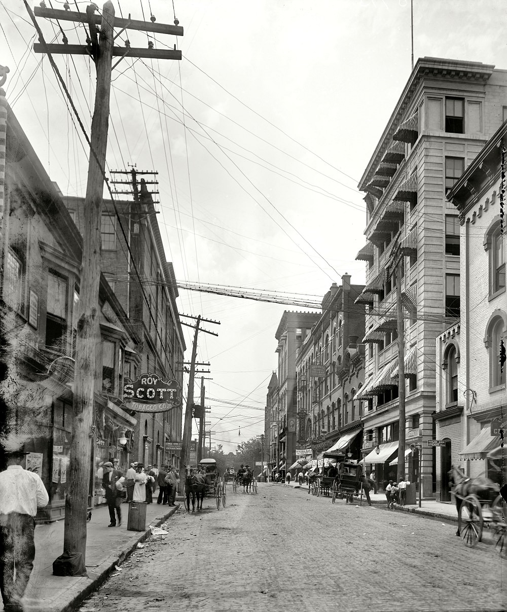 #8 Wall Street west from Gay, Knoxville, 1906