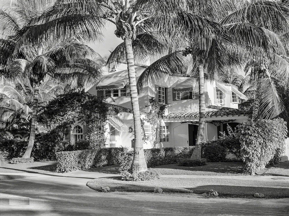 #36 Miami Beach home of former Gillette Razor Blade Company president, April 1939