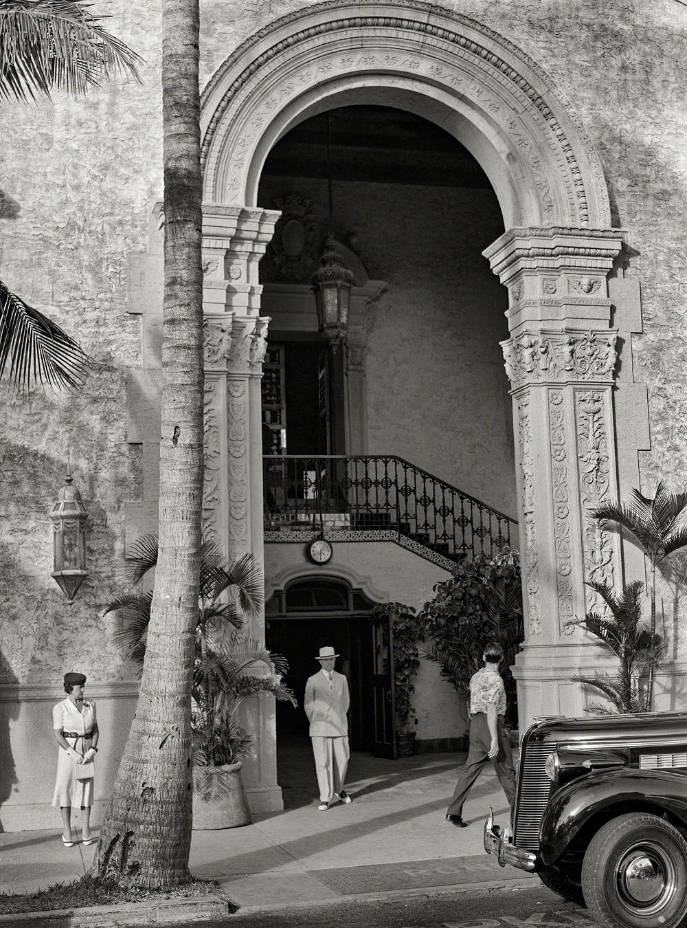 #29 Collins Avenue, Entrance to one of Miami Beach’s better hotels, April 1939