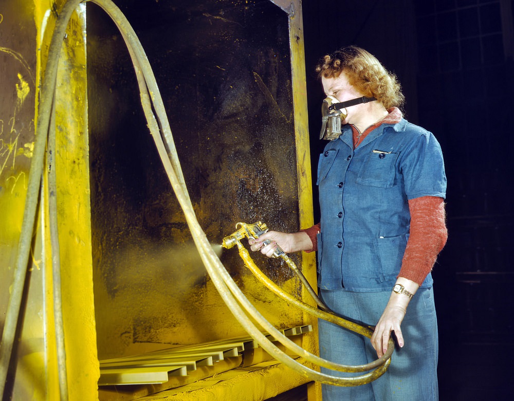 #18 War production workers at the Heil Co. making gasoline trailer tanks for the Army Air Corps, Milwaukee, February 1943