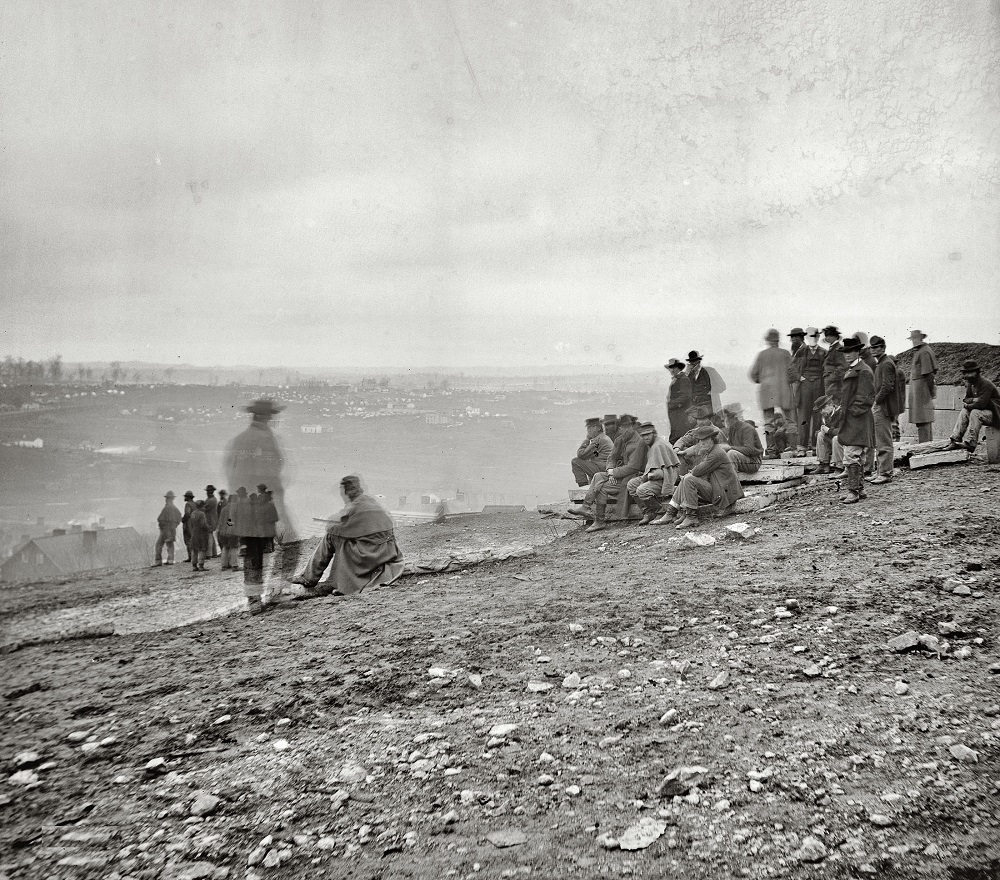 #5 Spectators watching the fight between generals Hood and Thomas, during Battle of Nashville, December 15, 1864