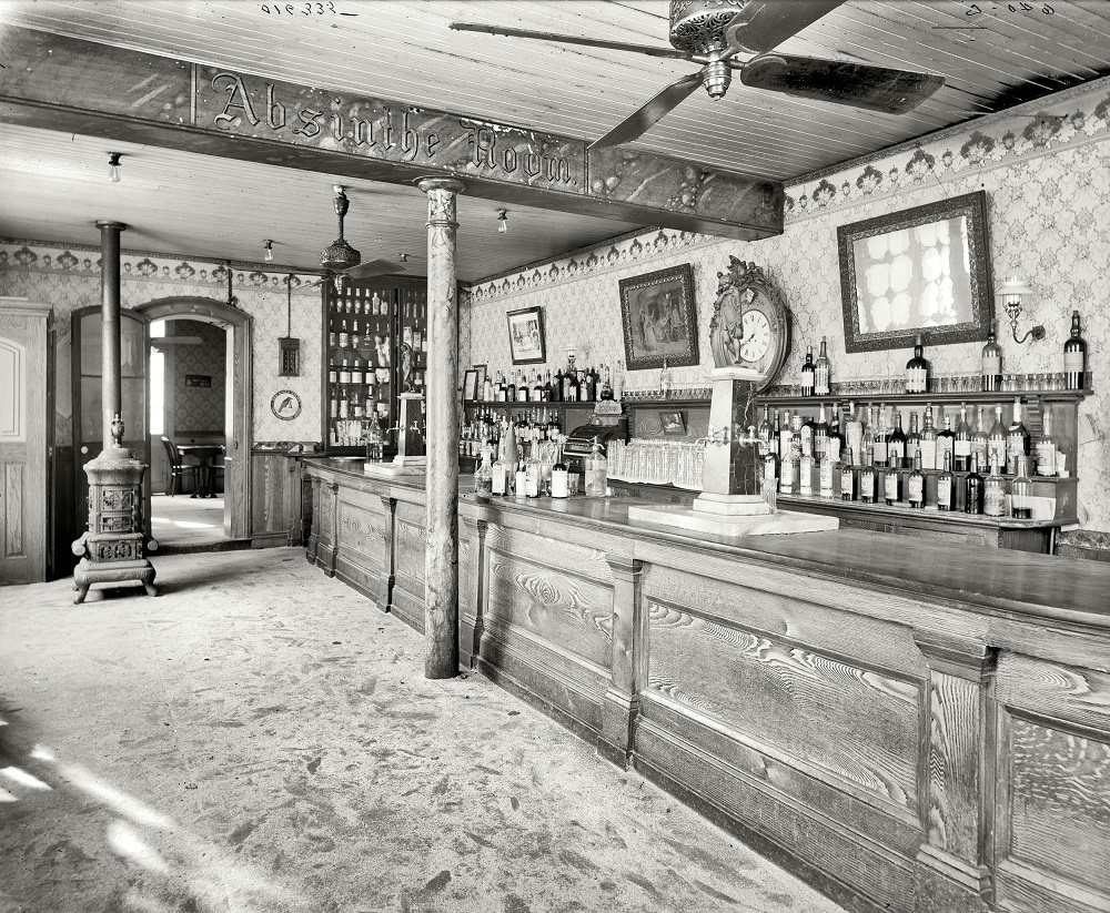 #16 Old Absinthe House and the bar, New Orleans circa 1906