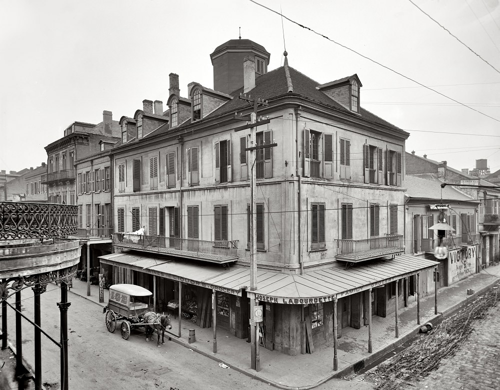 #64 Napoleon House, Chartres Street, New Orleans circa 1905