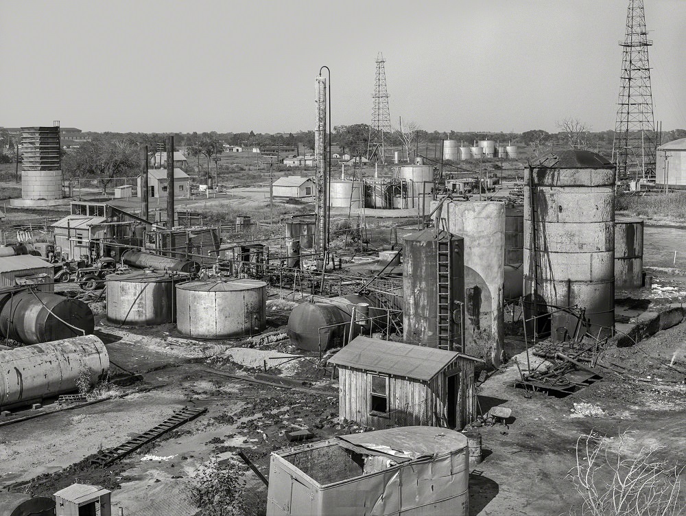 #13 Independent refinery, Oklahoma City, August 1939