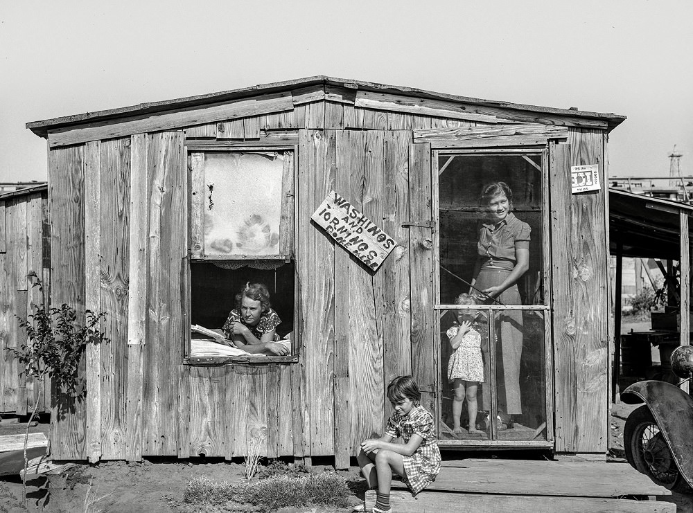 #8 Home and family of oil field roustabout in Oklahoma City, August 1939