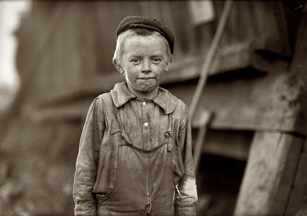 #24 Donnie Cole, a baby doffer, Birmingham, November 1910