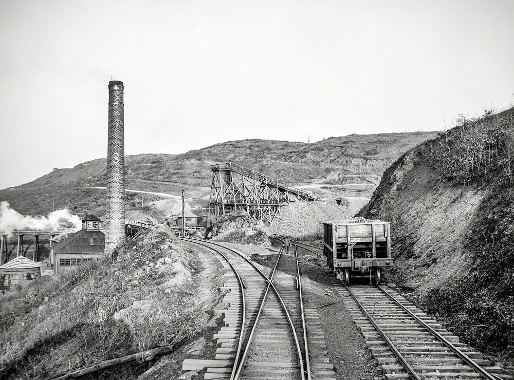 #2 Iron mine, Red Mountain, Birmingham, Alabama, 1906
