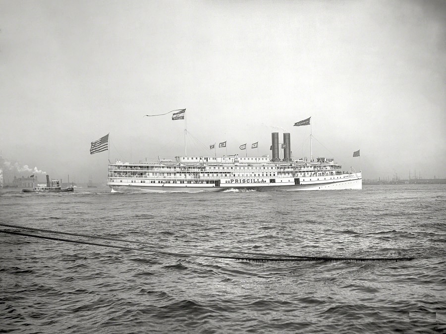 #54 Steamer Priscilla, Fall River Line, Boston, 1901