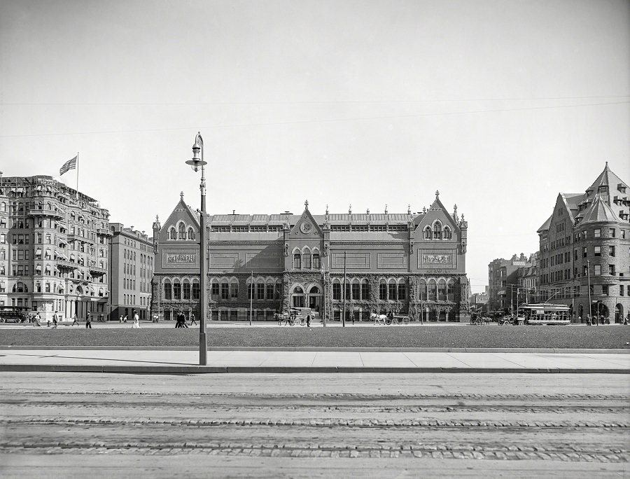 #24 Copley Square and Museum of Fine Arts, Boston, 1906