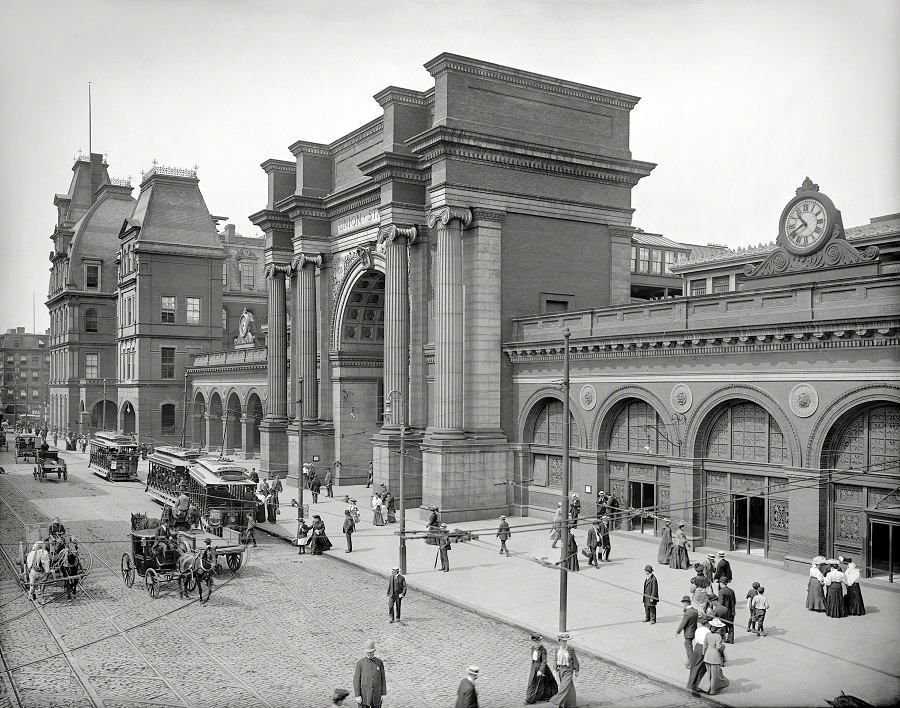 #12 North Station [Union Station], Boston, 1905