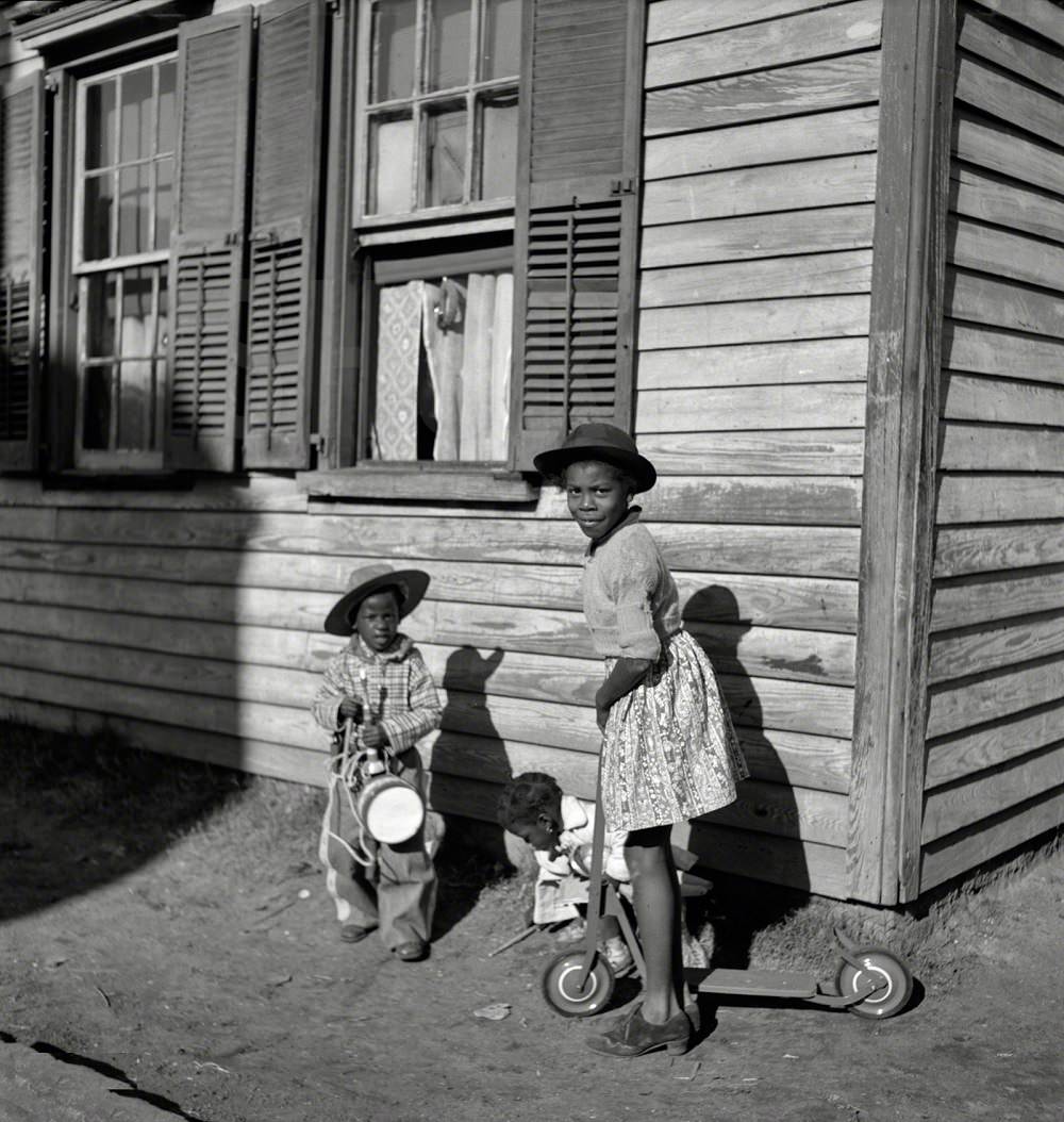 #2 Negro home near Charleston, December 1938