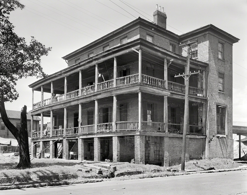 #32 727 Bay Street, Charleston, 1937