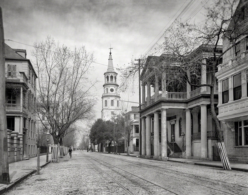 #25 Meeting Street and St. Michael’s Church, Charleston, South Carolina, circa 1910