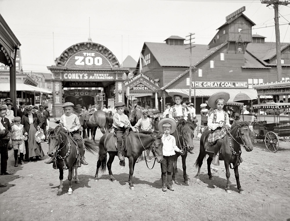 #33 The ponies, Coney Island, New York circa 1904