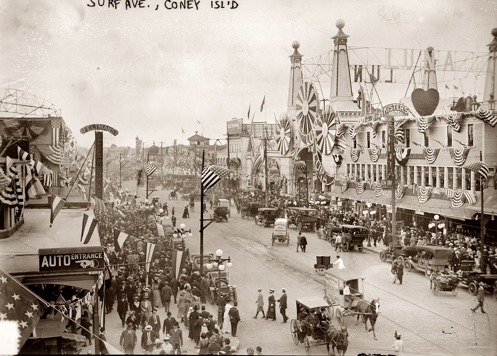 #43 Surf Avenue on Coney Island, with Feltman’s Clam Bake on the left, 1913