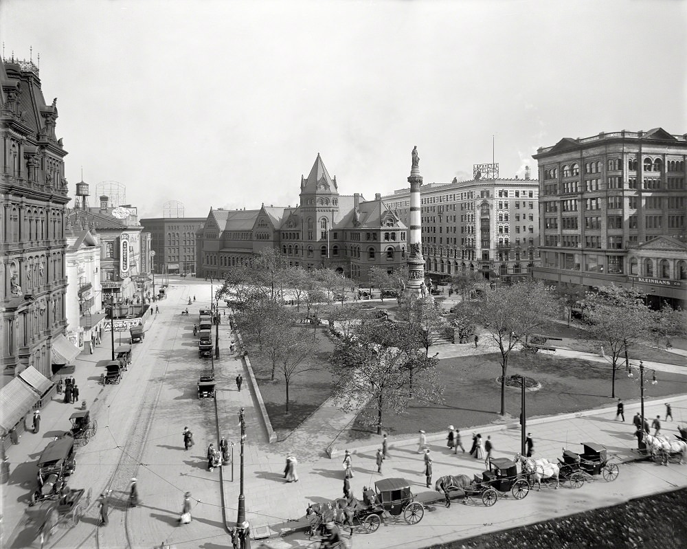 #5 Lafayette Square, Buffalo, New York, circa 1911