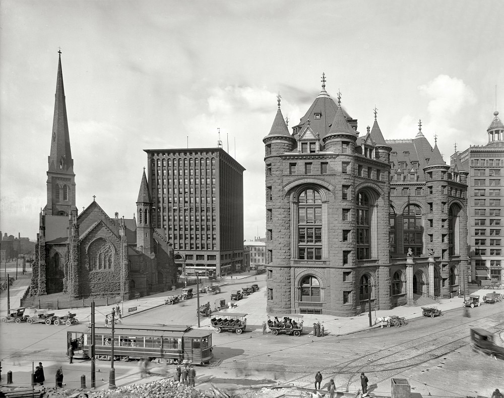 #19 Shelton Square, and St. Paul’s Episcopal Cathedral, Prudential Building, Erie County Savings Bank, Buffalo, New York, circa 1908