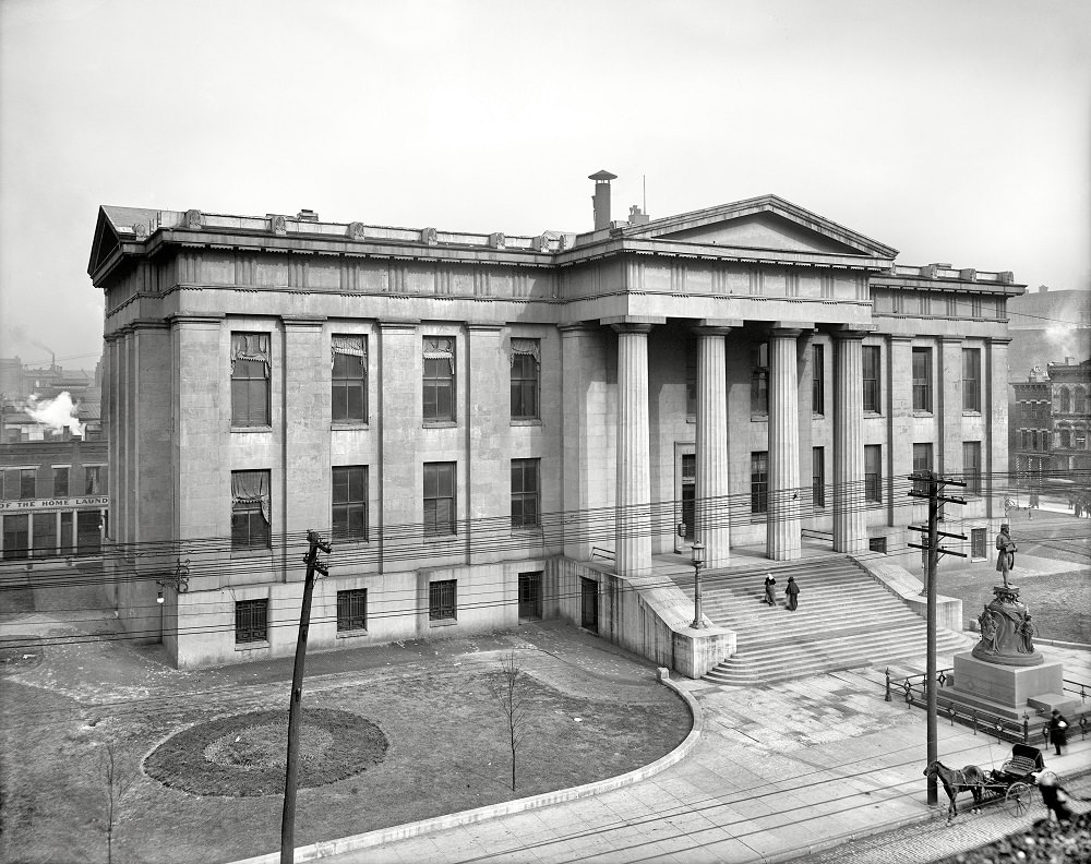 #4 Courthouse and Thomas Jefferson statue, Louisville, 1906