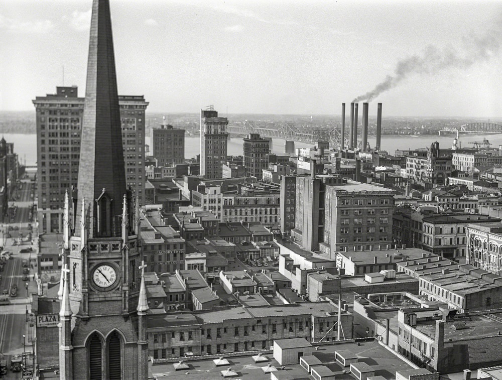 #19 Downtown Louisville, Kentucky, May 1940
