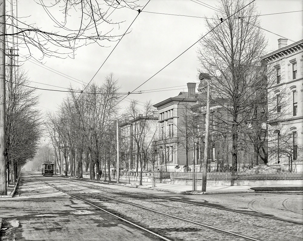 #14 Fourth Avenue, Louisville, Kentucky, 1906
