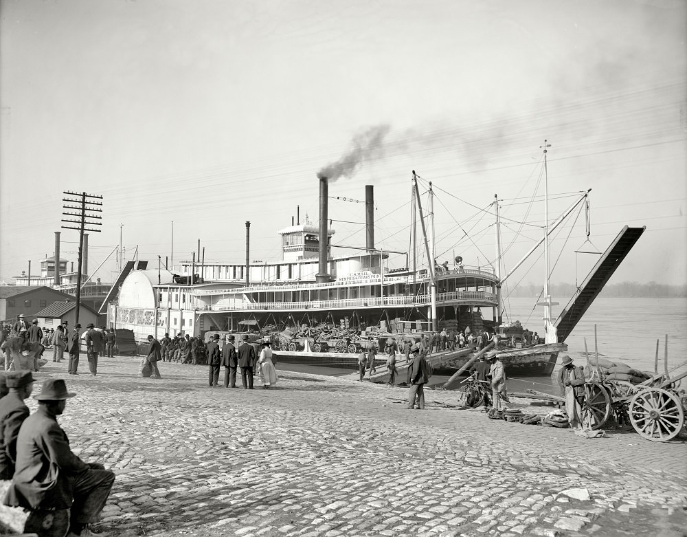 #11 Mississippi River packet James Lee, Memphis, Tennessee, circa 1910