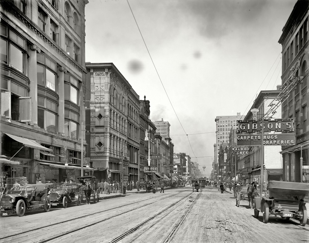 #13 Main Street, north from Gayoso Avenue, Memphis, 1910