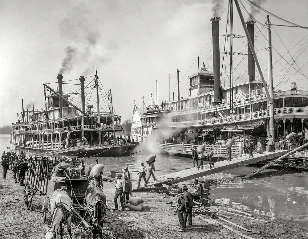 #24 A Mississippi River landing, Memphis circa 1906