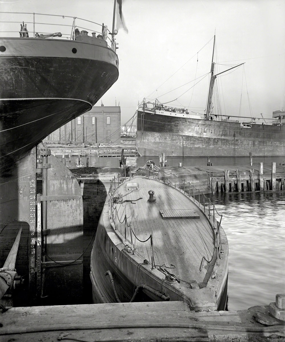 #55 The Gate at Cramp’s dry dock, Philadelphia, 1900