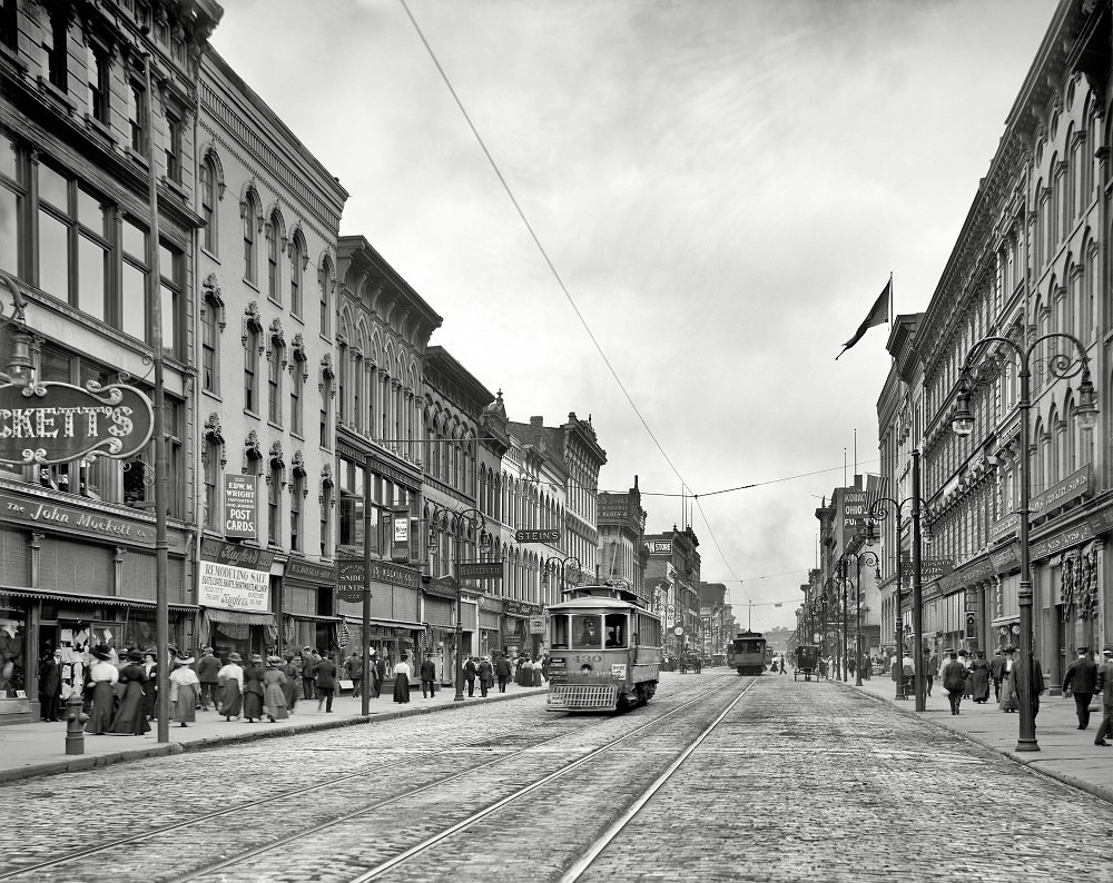 #18 Summit Street, Toledo, Ohio, circa 1909