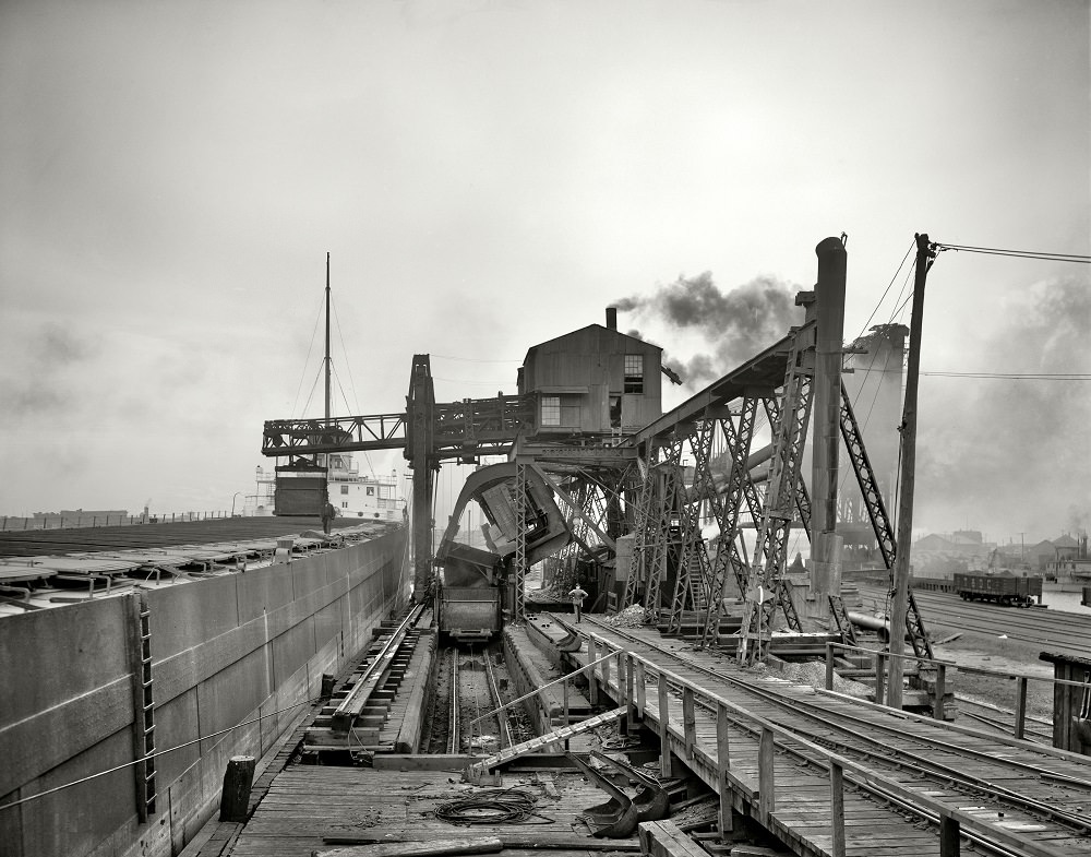 #20 Brown hoist, Ohio Central coal dock, Toledo, 1910