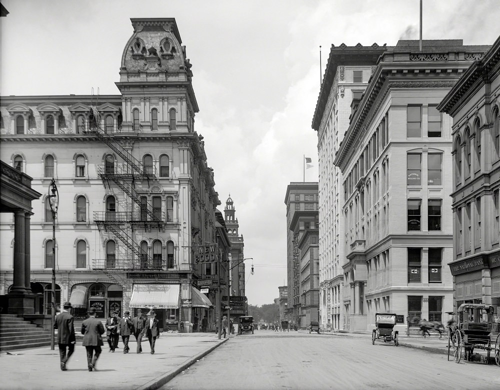 #12 Madison Avenue, Toledo, Ohio, circa 1909