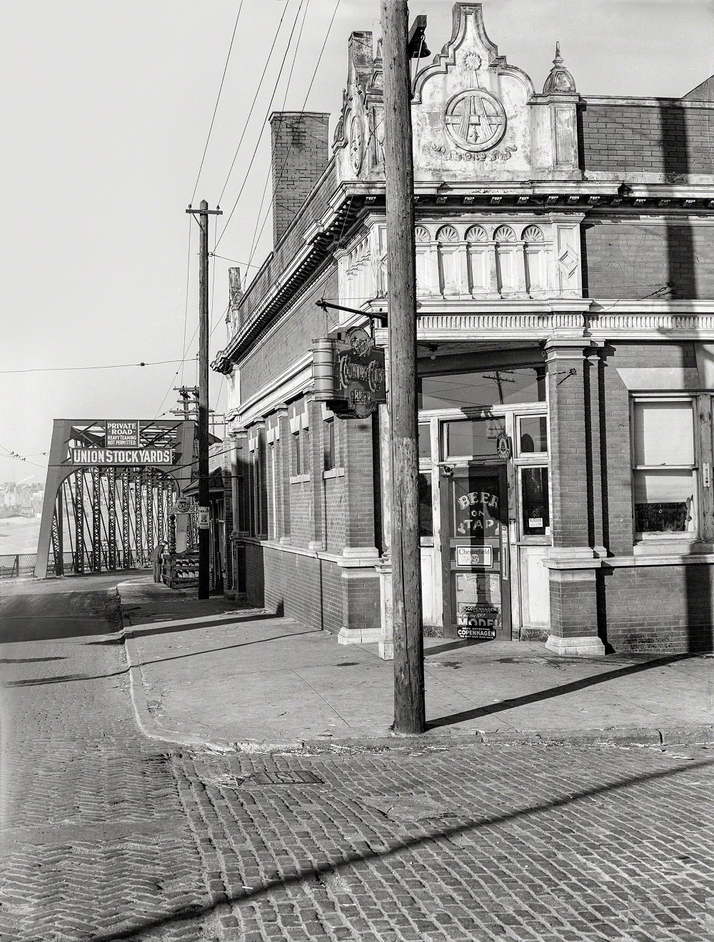 #2 Saloon near entrance to Union Stockyards, South Omaha, Nebraska, November 1938