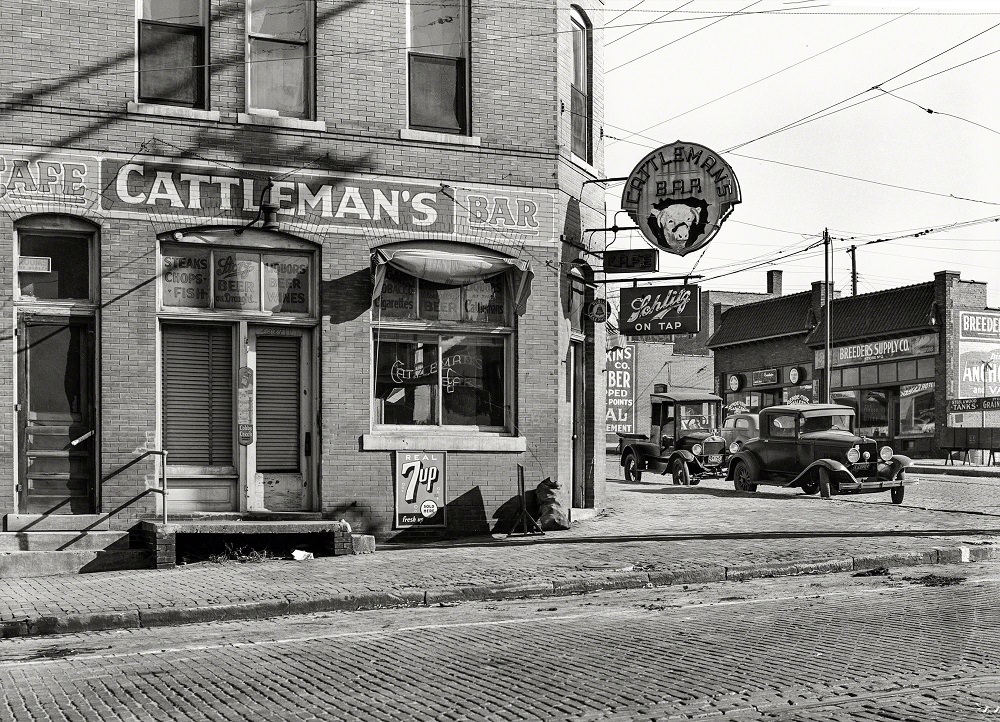 #27 Saloon in stockyards district, South Omaha, Nebraska, November 1938