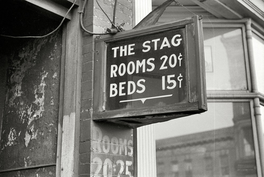 #22 Flophouse on lower Douglas Street, Omaha, November 1938