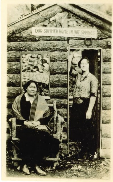 #6 The fourth sister Rita with servant.